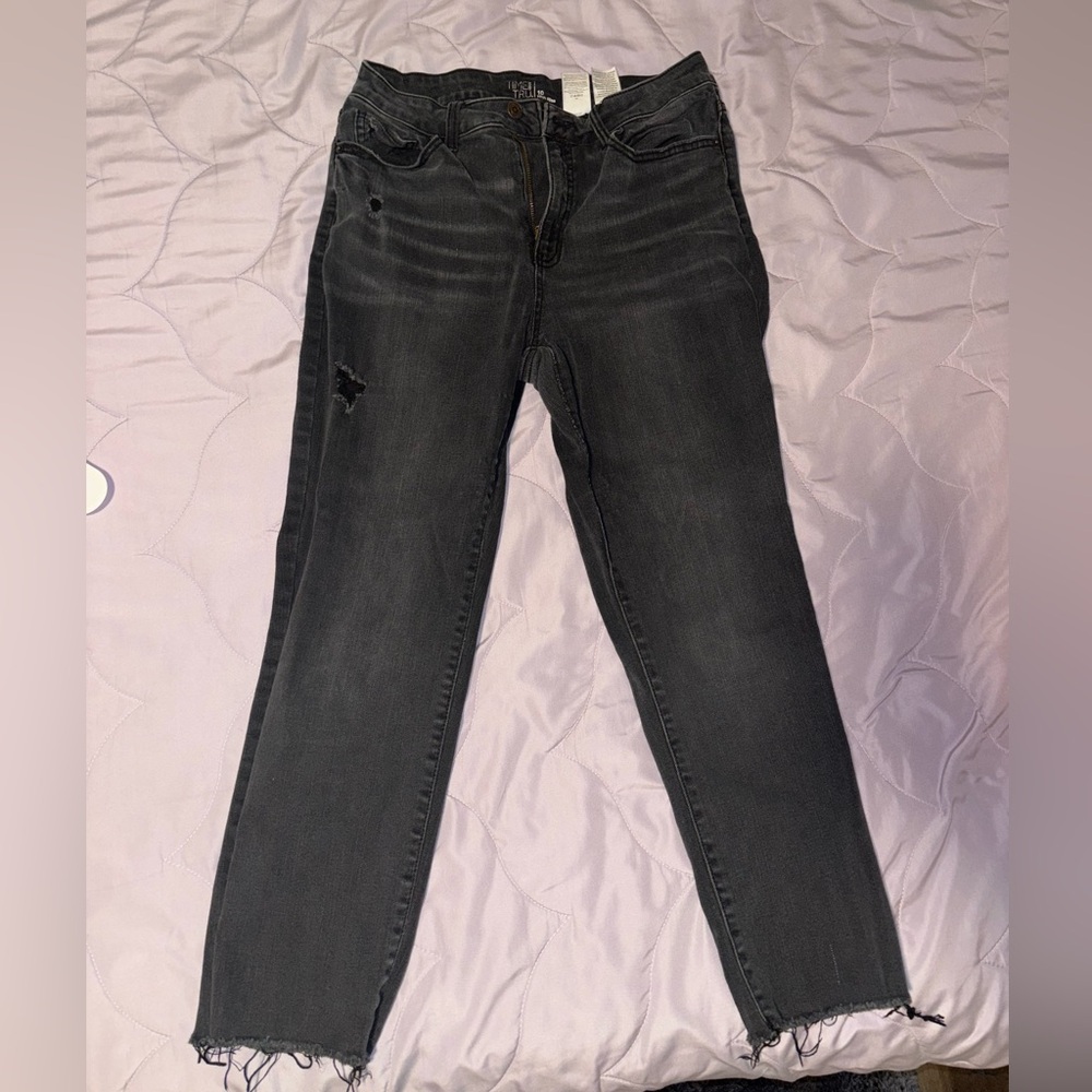 Black Jean, Stretchy (jegging material)